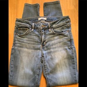 ABERCROMBIE & FITCH JEANS LIGHT WASH SIZE 2S